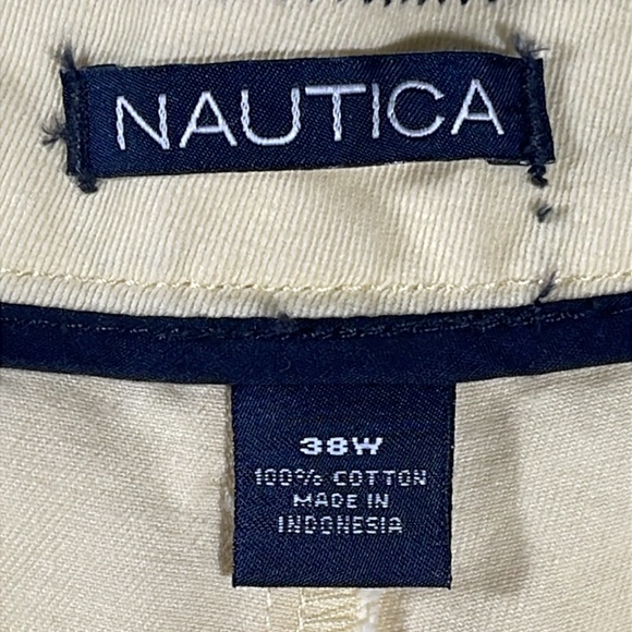 Nautica mens canary yellow basic double pleated 8" inseam chino shorts - size 38 - Picture 6 of 11